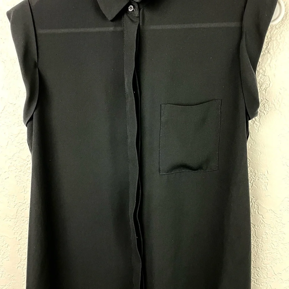 Mossimo black sleeveless button down blouse - Picture 2 of 9